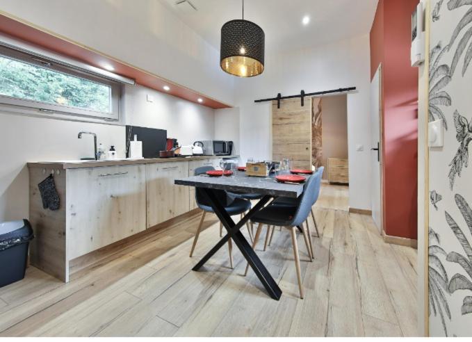 Apartmán La Peniche De Fabrice Avec Jacuzzi Privatif Štrasburk Pokoj fotografie